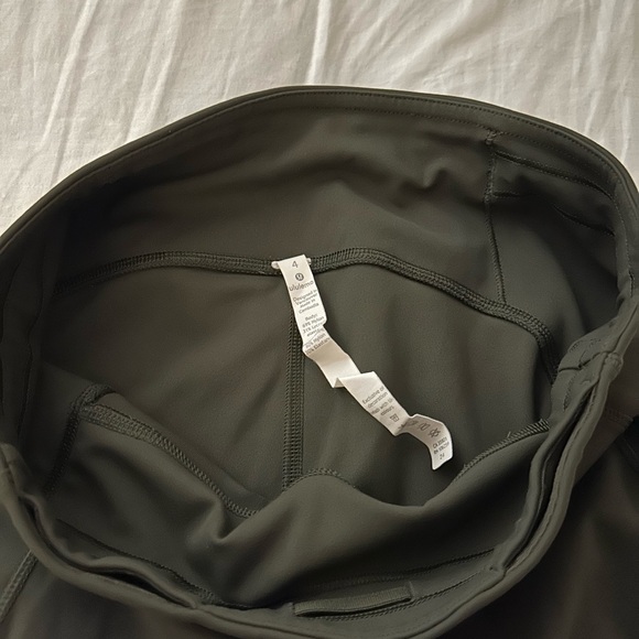 Lululemon leggings- size 4 - Picture 3 of 5